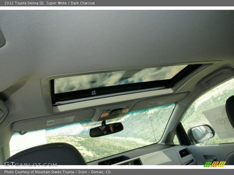Super White / Dark Charcoal 2012 Toyota Sienna SE