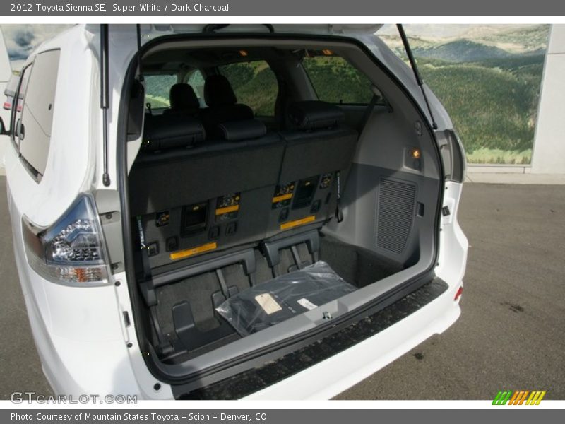 Super White / Dark Charcoal 2012 Toyota Sienna SE