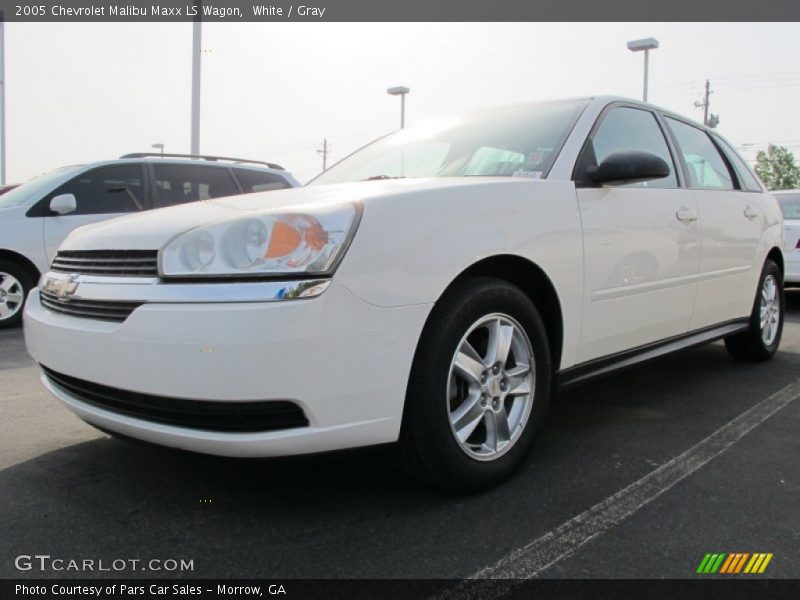 White / Gray 2005 Chevrolet Malibu Maxx LS Wagon