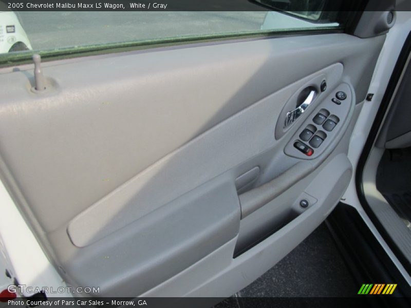 White / Gray 2005 Chevrolet Malibu Maxx LS Wagon