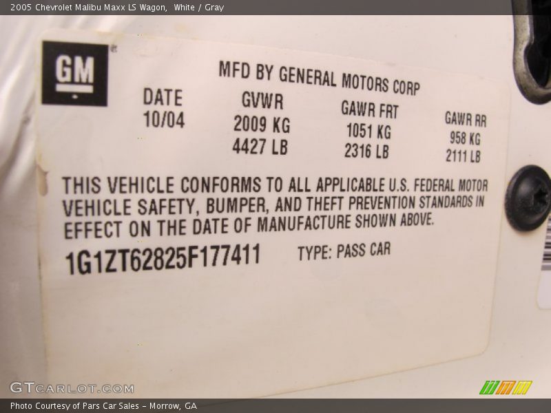 White / Gray 2005 Chevrolet Malibu Maxx LS Wagon