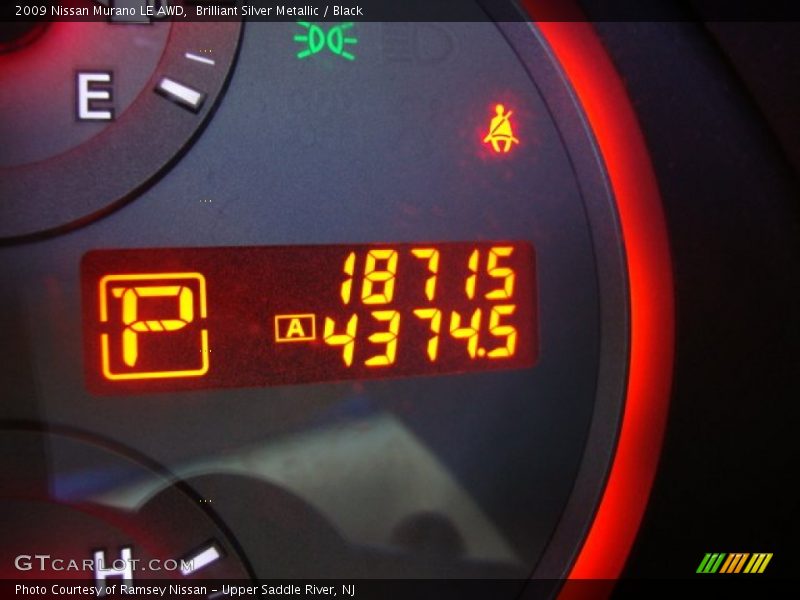 Brilliant Silver Metallic / Black 2009 Nissan Murano LE AWD