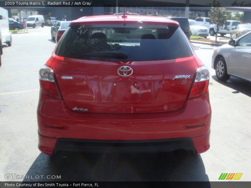Radiant Red / Ash Gray 2009 Toyota Matrix S