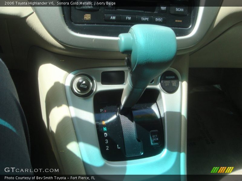 Sonora Gold Metallic / Ivory Beige 2006 Toyota Highlander V6