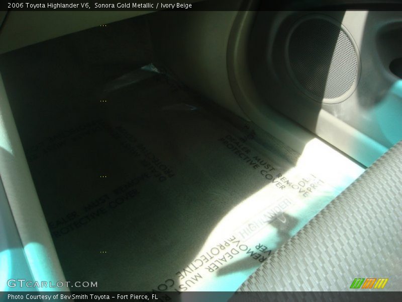 Sonora Gold Metallic / Ivory Beige 2006 Toyota Highlander V6