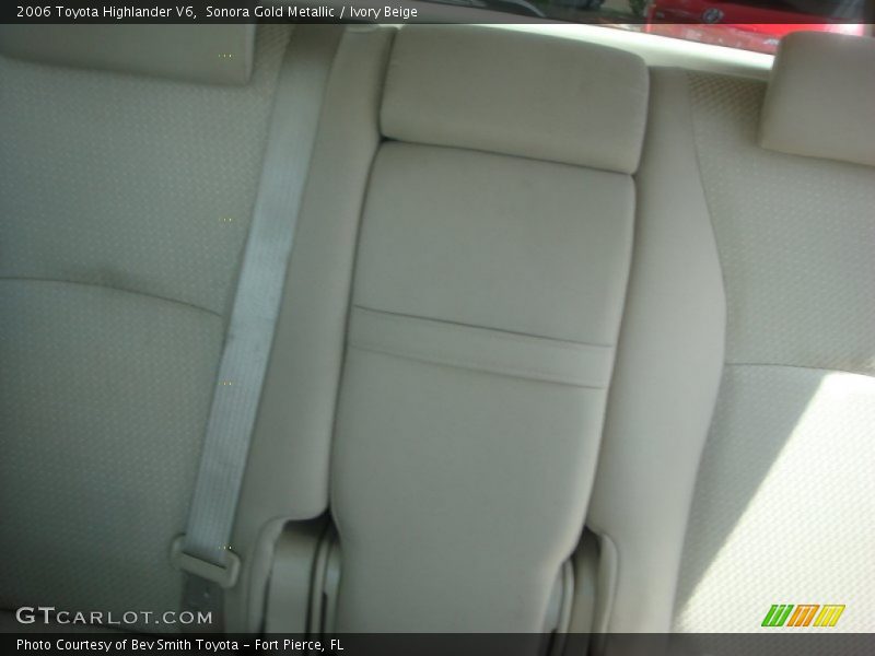Sonora Gold Metallic / Ivory Beige 2006 Toyota Highlander V6