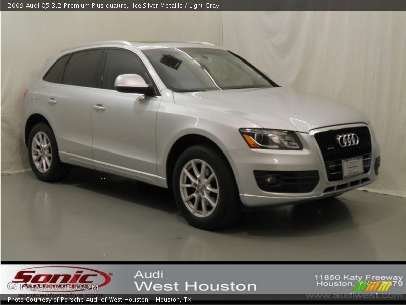 Ice Silver Metallic / Light Gray 2009 Audi Q5 3.2 Premium Plus quattro