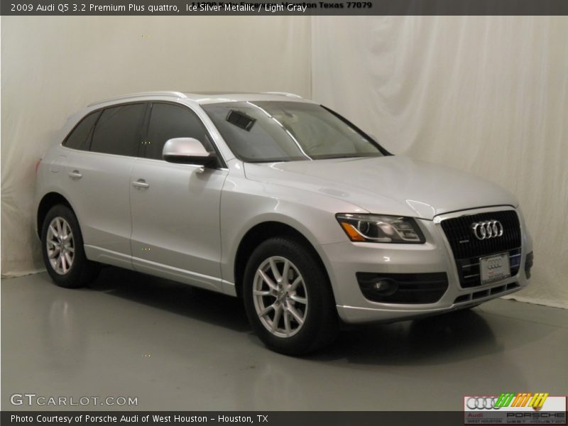 Ice Silver Metallic / Light Gray 2009 Audi Q5 3.2 Premium Plus quattro