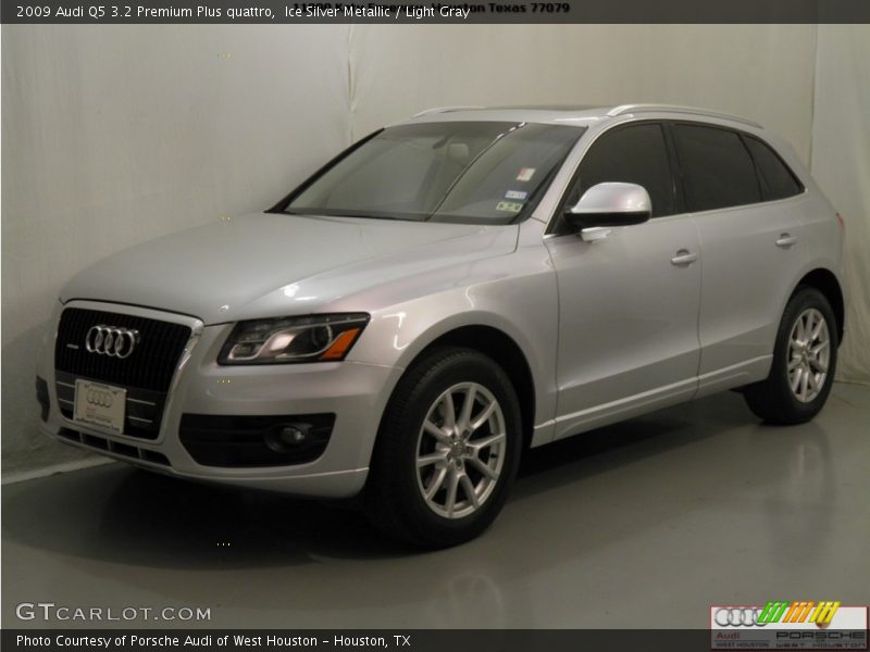 Ice Silver Metallic / Light Gray 2009 Audi Q5 3.2 Premium Plus quattro
