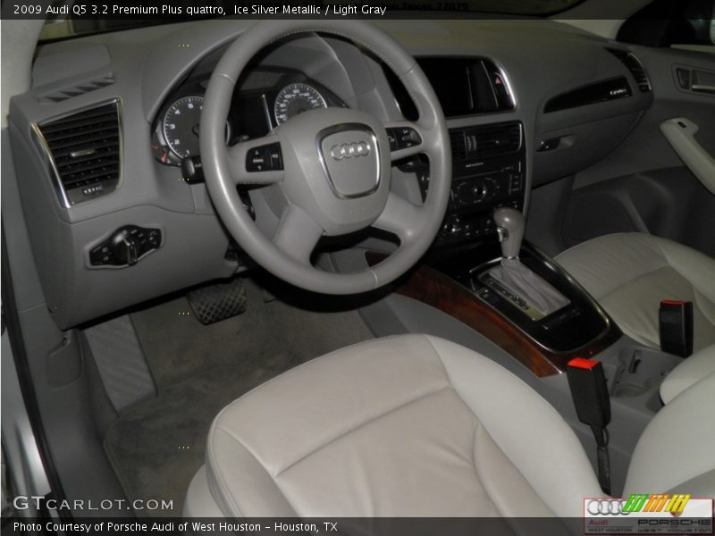 Ice Silver Metallic / Light Gray 2009 Audi Q5 3.2 Premium Plus quattro