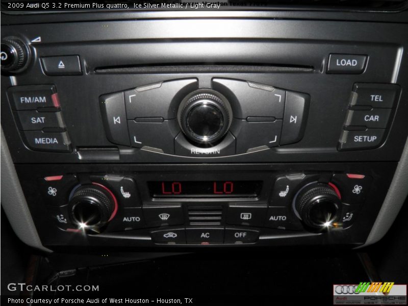 Ice Silver Metallic / Light Gray 2009 Audi Q5 3.2 Premium Plus quattro