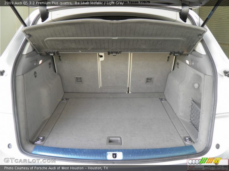 Ice Silver Metallic / Light Gray 2009 Audi Q5 3.2 Premium Plus quattro