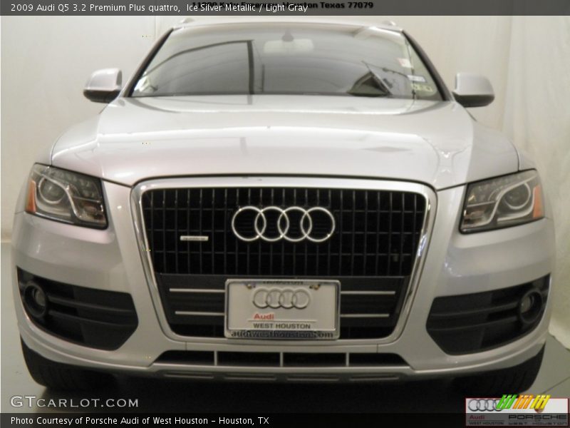 Ice Silver Metallic / Light Gray 2009 Audi Q5 3.2 Premium Plus quattro