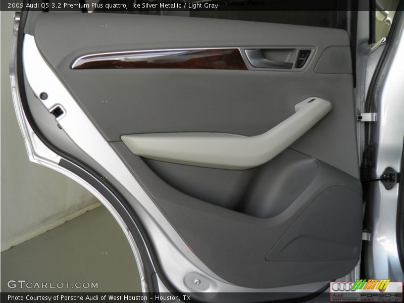 Ice Silver Metallic / Light Gray 2009 Audi Q5 3.2 Premium Plus quattro