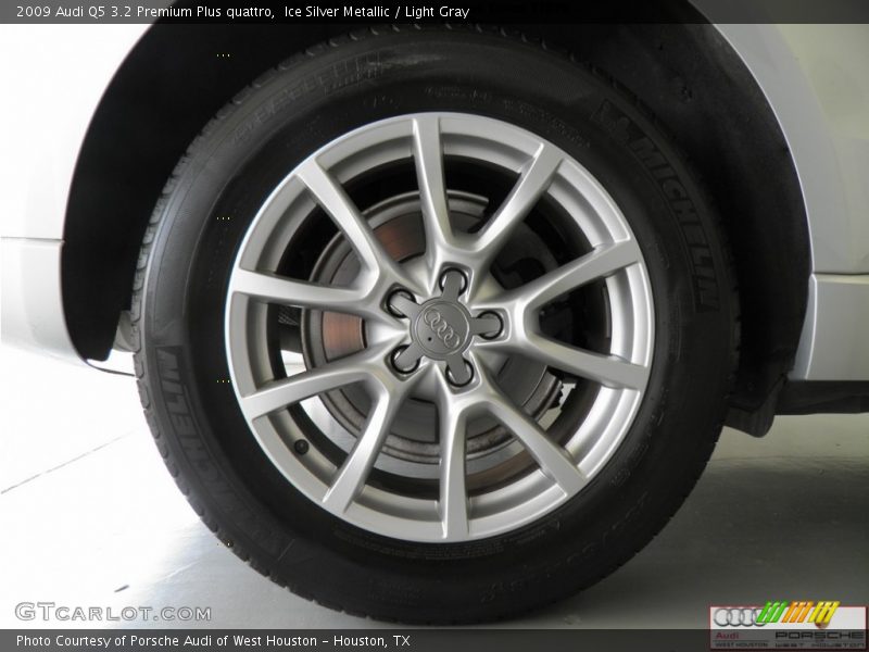 Ice Silver Metallic / Light Gray 2009 Audi Q5 3.2 Premium Plus quattro