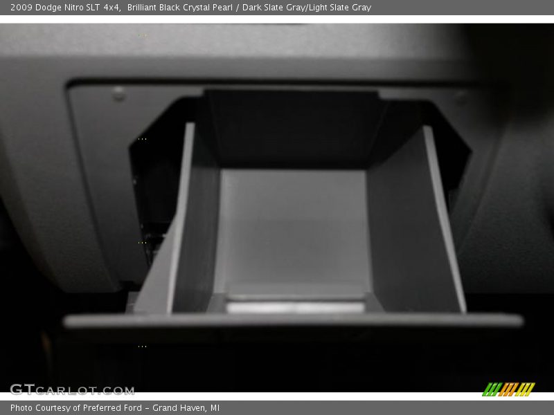 Brilliant Black Crystal Pearl / Dark Slate Gray/Light Slate Gray 2009 Dodge Nitro SLT 4x4