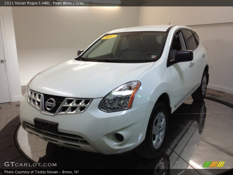 Pearl White / Gray 2011 Nissan Rogue S AWD