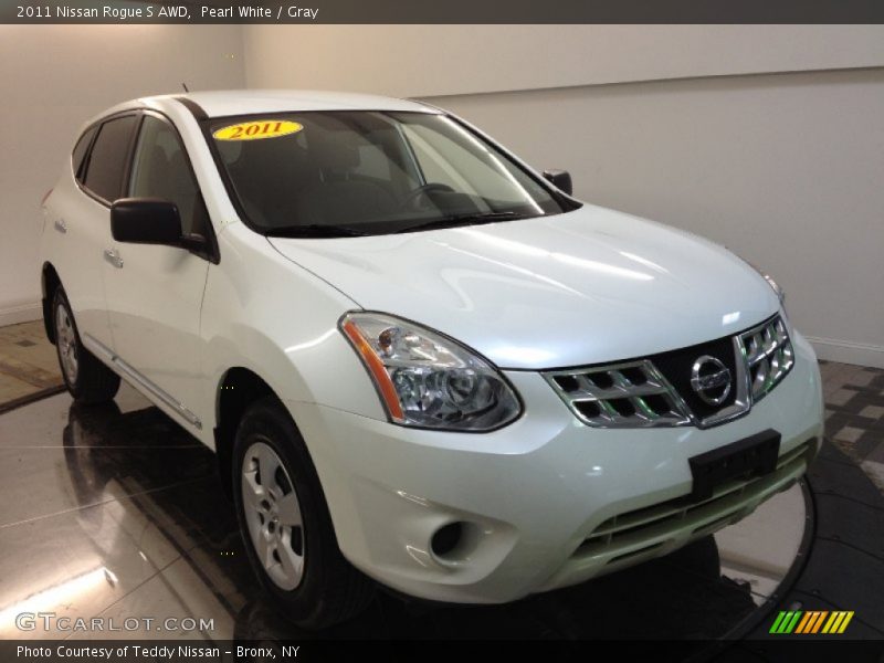 Pearl White / Gray 2011 Nissan Rogue S AWD