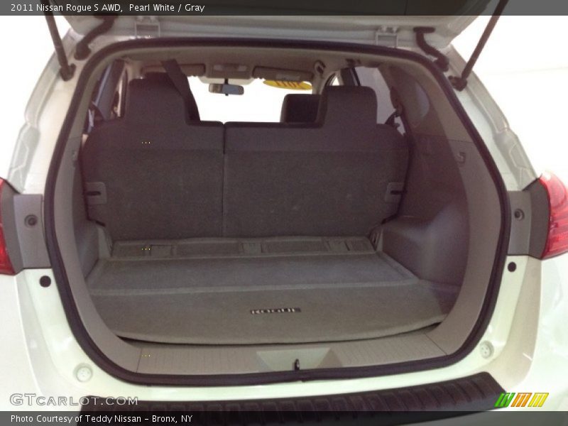 Pearl White / Gray 2011 Nissan Rogue S AWD