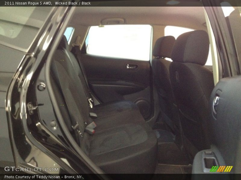 Wicked Black / Black 2011 Nissan Rogue S AWD