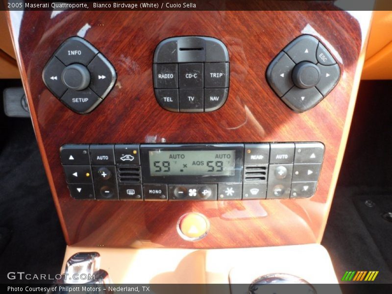 Controls of 2005 Quattroporte 