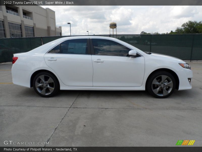 Super White / Black 2012 Toyota Camry SE V6
