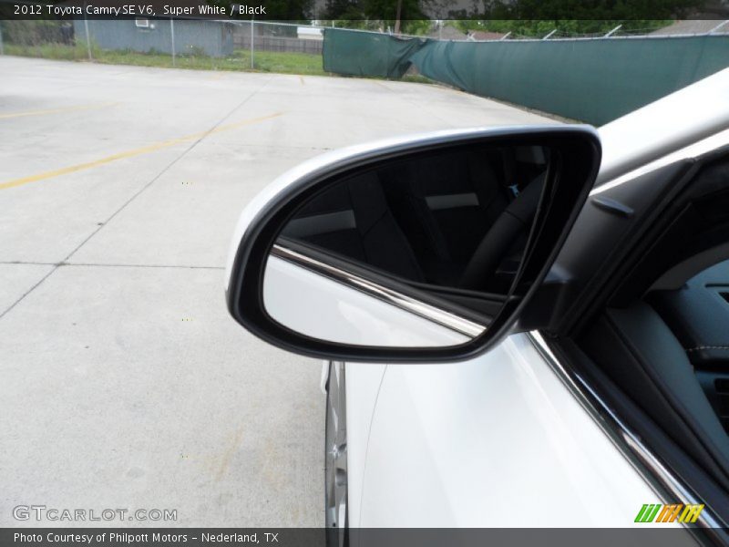 Super White / Black 2012 Toyota Camry SE V6