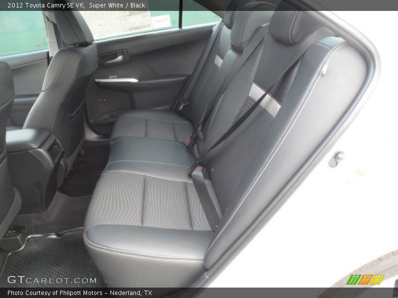 Super White / Black 2012 Toyota Camry SE V6