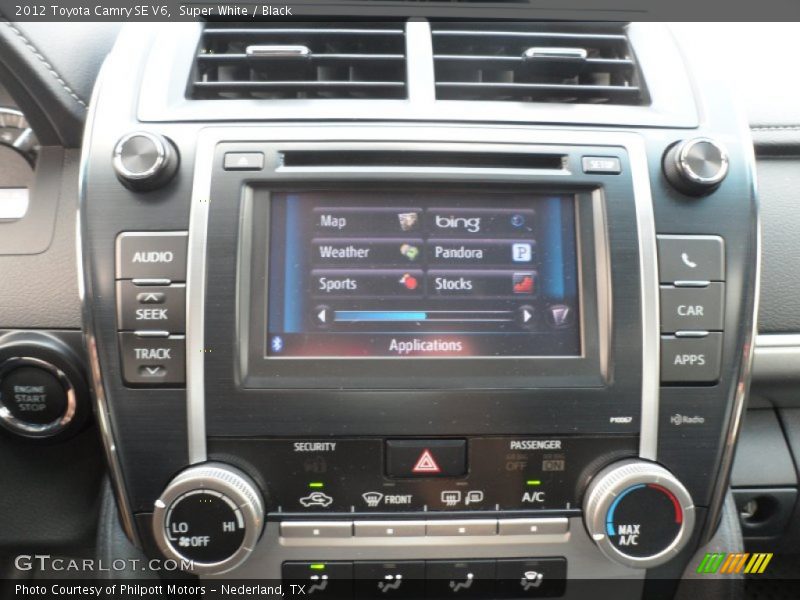 Super White / Black 2012 Toyota Camry SE V6