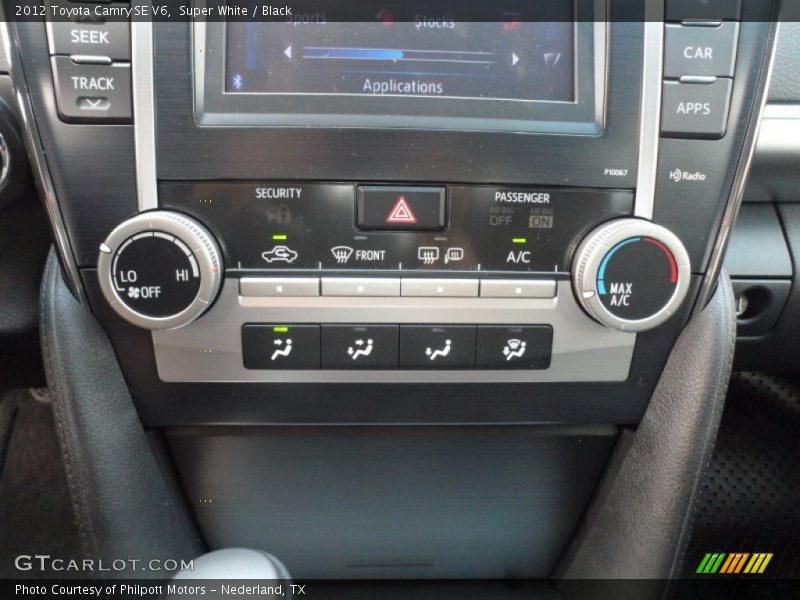 Super White / Black 2012 Toyota Camry SE V6