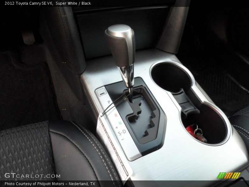 Super White / Black 2012 Toyota Camry SE V6