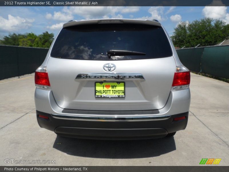 Classic Silver Metallic / Ash 2012 Toyota Highlander SE