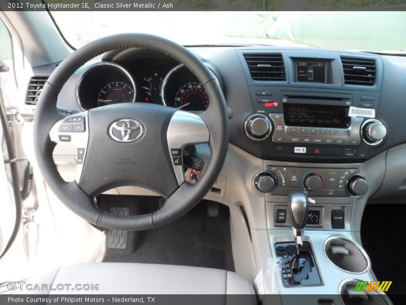 Classic Silver Metallic / Ash 2012 Toyota Highlander SE