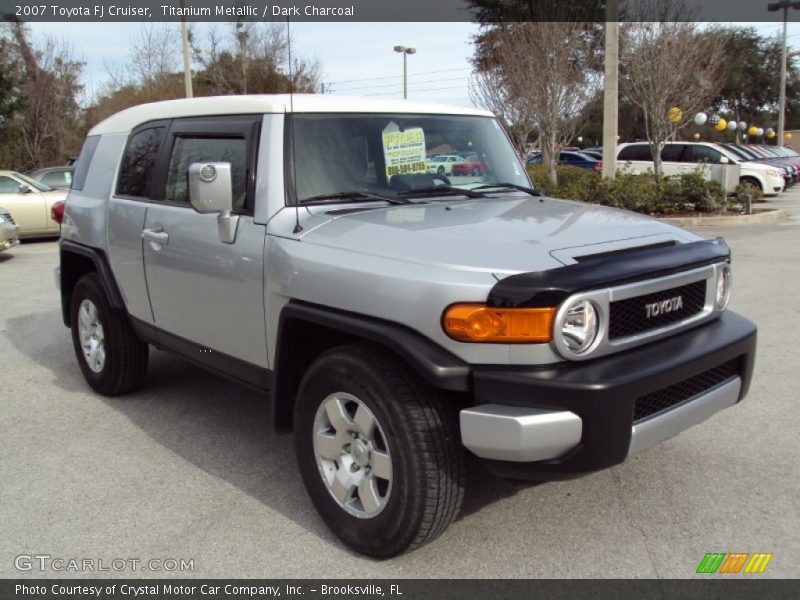 Front 3/4 View of 2007 FJ Cruiser 