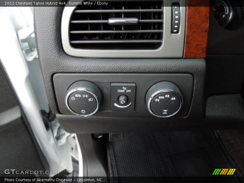 Controls of 2011 Tahoe Hybrid 4x4