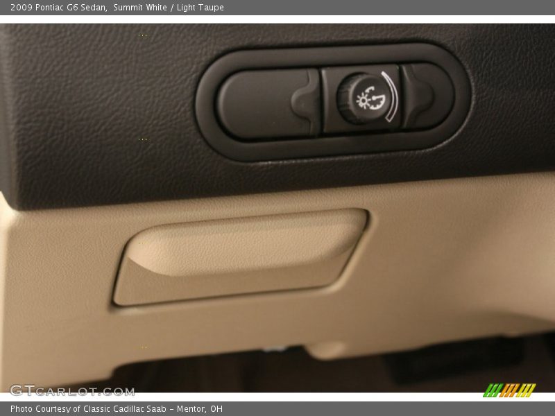 Summit White / Light Taupe 2009 Pontiac G6 Sedan