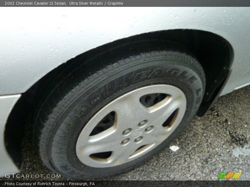 Ultra Silver Metallic / Graphite 2002 Chevrolet Cavalier LS Sedan