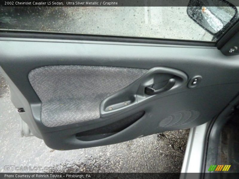 Ultra Silver Metallic / Graphite 2002 Chevrolet Cavalier LS Sedan