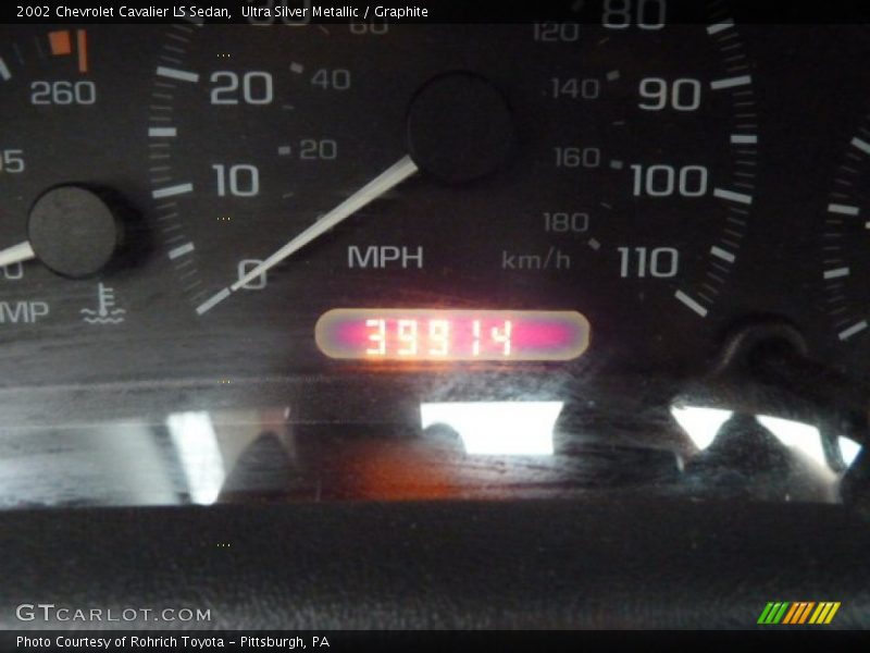 Ultra Silver Metallic / Graphite 2002 Chevrolet Cavalier LS Sedan