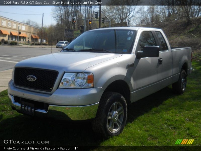 Silver Metallic / Medium Flint Grey 2005 Ford F150 XLT SuperCab