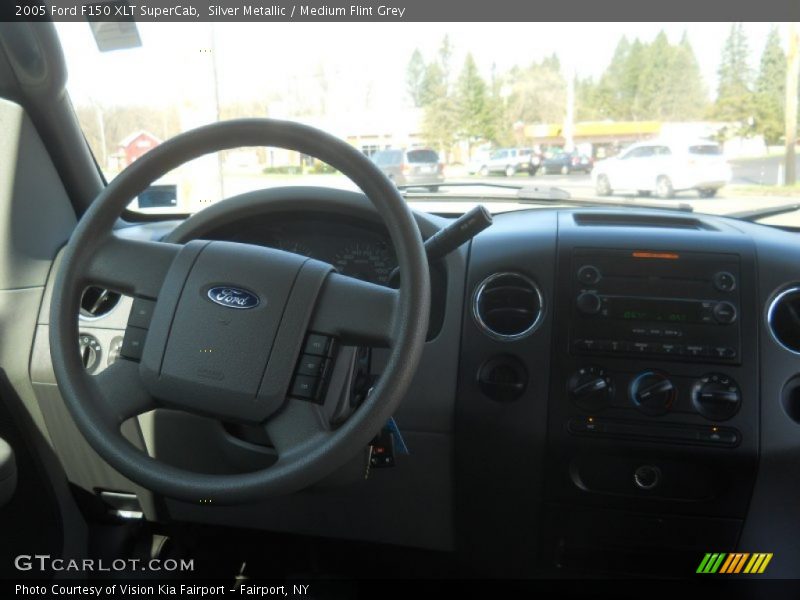 Silver Metallic / Medium Flint Grey 2005 Ford F150 XLT SuperCab