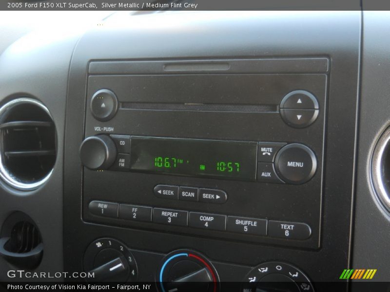 Silver Metallic / Medium Flint Grey 2005 Ford F150 XLT SuperCab