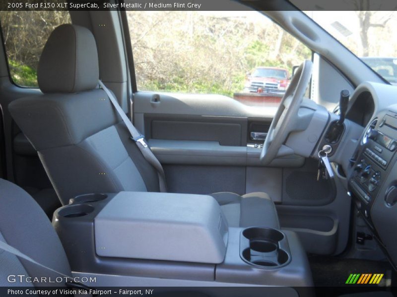 Silver Metallic / Medium Flint Grey 2005 Ford F150 XLT SuperCab