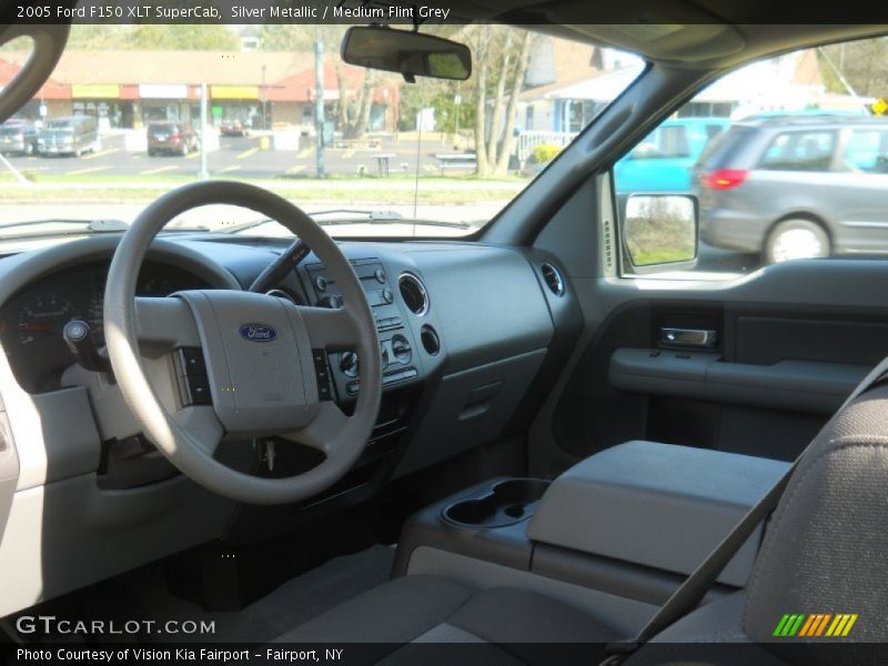 Silver Metallic / Medium Flint Grey 2005 Ford F150 XLT SuperCab