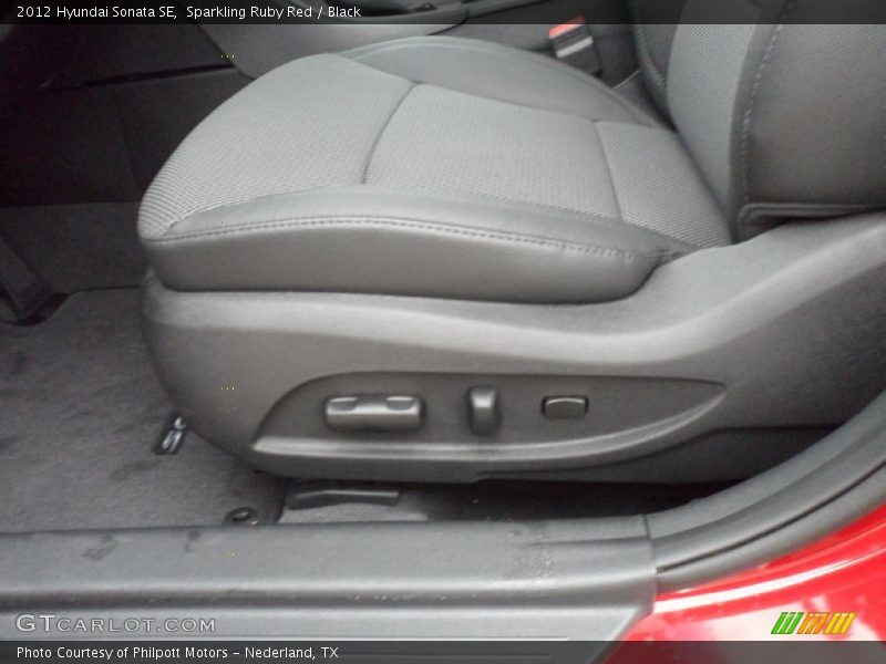 Sparkling Ruby Red / Black 2012 Hyundai Sonata SE