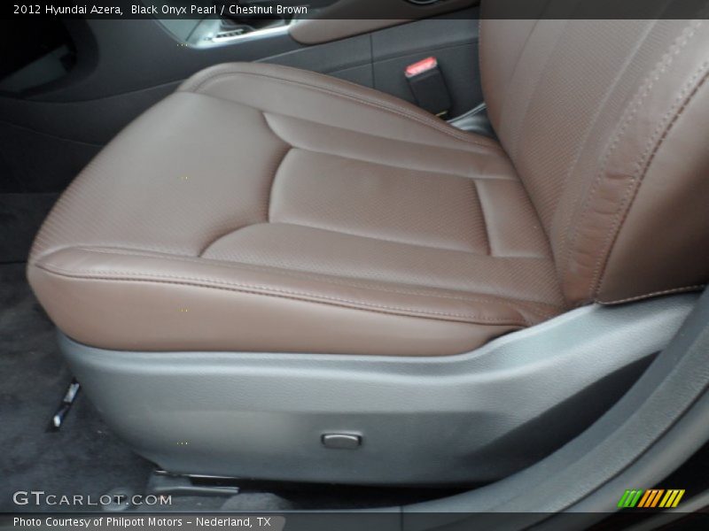 Front Seat of 2012 Azera 