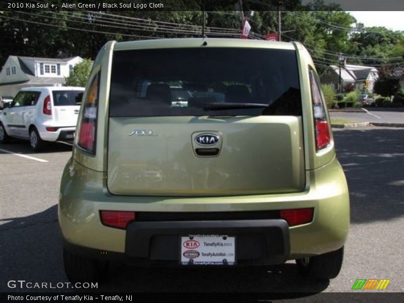 Alien Green / Black Soul Logo Cloth 2010 Kia Soul +