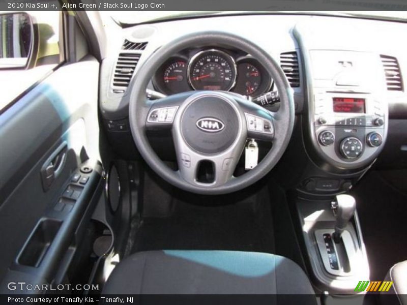 Alien Green / Black Soul Logo Cloth 2010 Kia Soul +