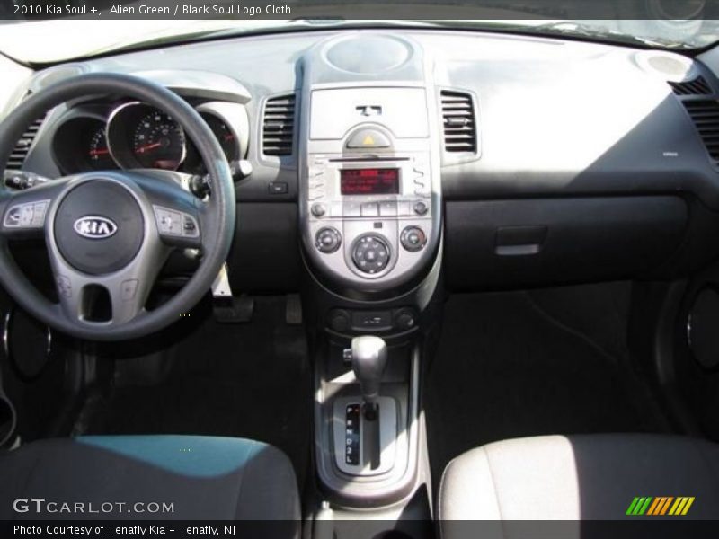 Alien Green / Black Soul Logo Cloth 2010 Kia Soul +
