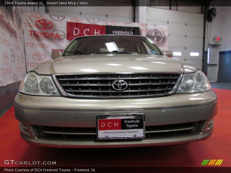 Desert Sand Mica / Ivory 2004 Toyota Avalon XL